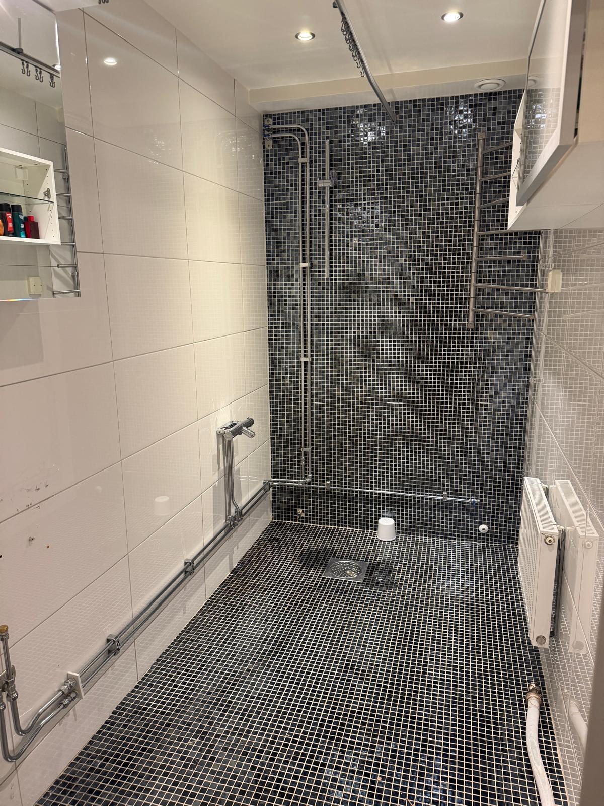 Renovering — badrum med mosaikkakel